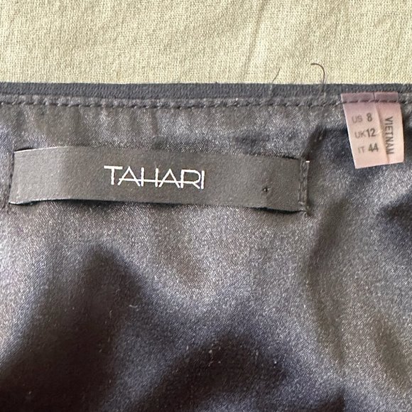 Elie Tahari Black and Navy Blue Short Skirt - Picture 2 of 3